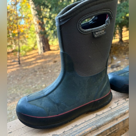 BOGS Unisex-Child Classic High Waterproof Insulated Rubber Neoprene Rain Boots - Picture 8 of 10
